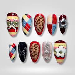 Retro Muse press-on nails
